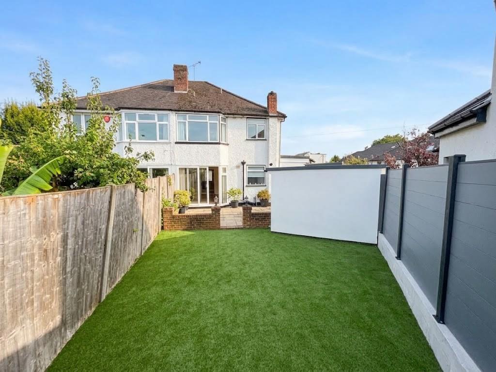 Marlborough Avenue, Edgware, HA8, Edgware
